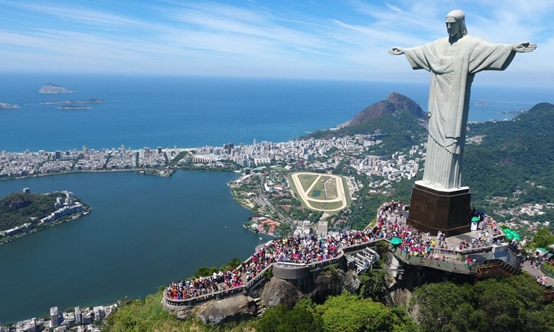 Rio de Janeiro Tour Christ The Redeemer. 